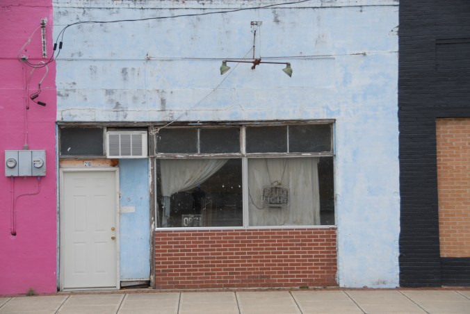 131226-015JeffersonCoGaLouisvilleStoreFront